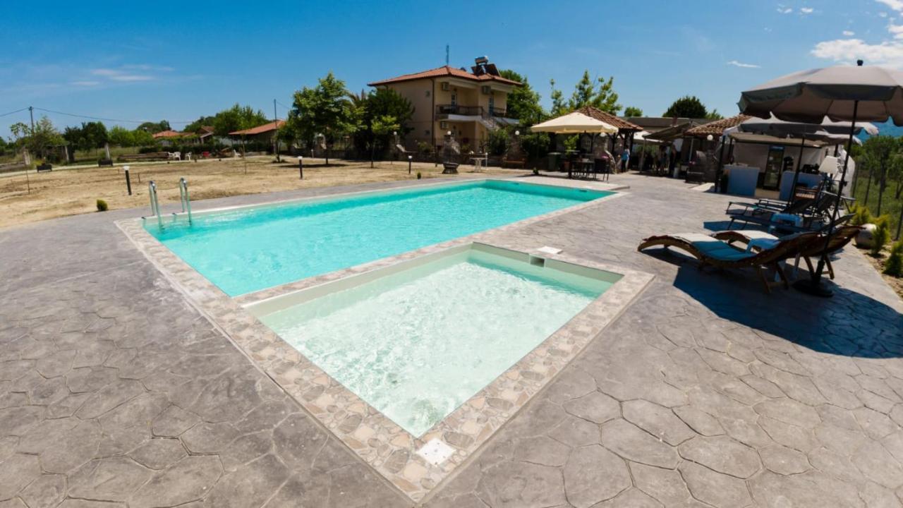 Ntinasvillage ليبتوكاريا المظهر الخارجي الصورة